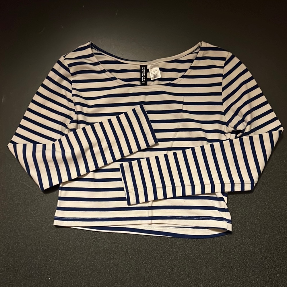 H&M DIVIDED Crop Top with Long Sleeves & Horizontal Stripes Size S